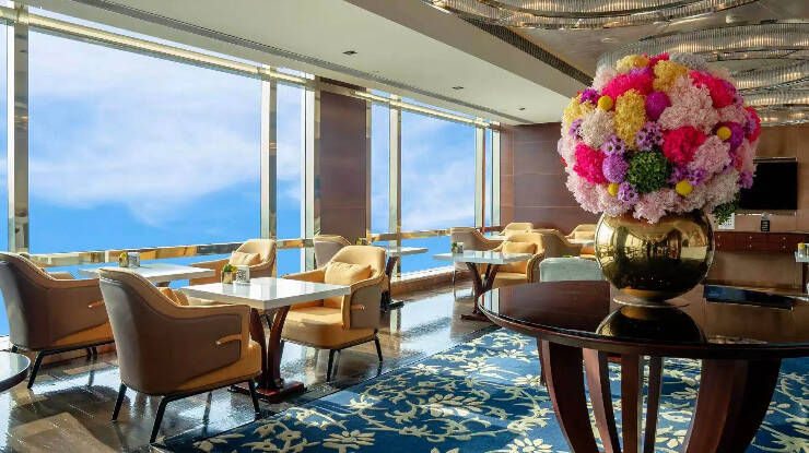 Executive Lounge on 36F: Panoramic city and snow-capped mountain views